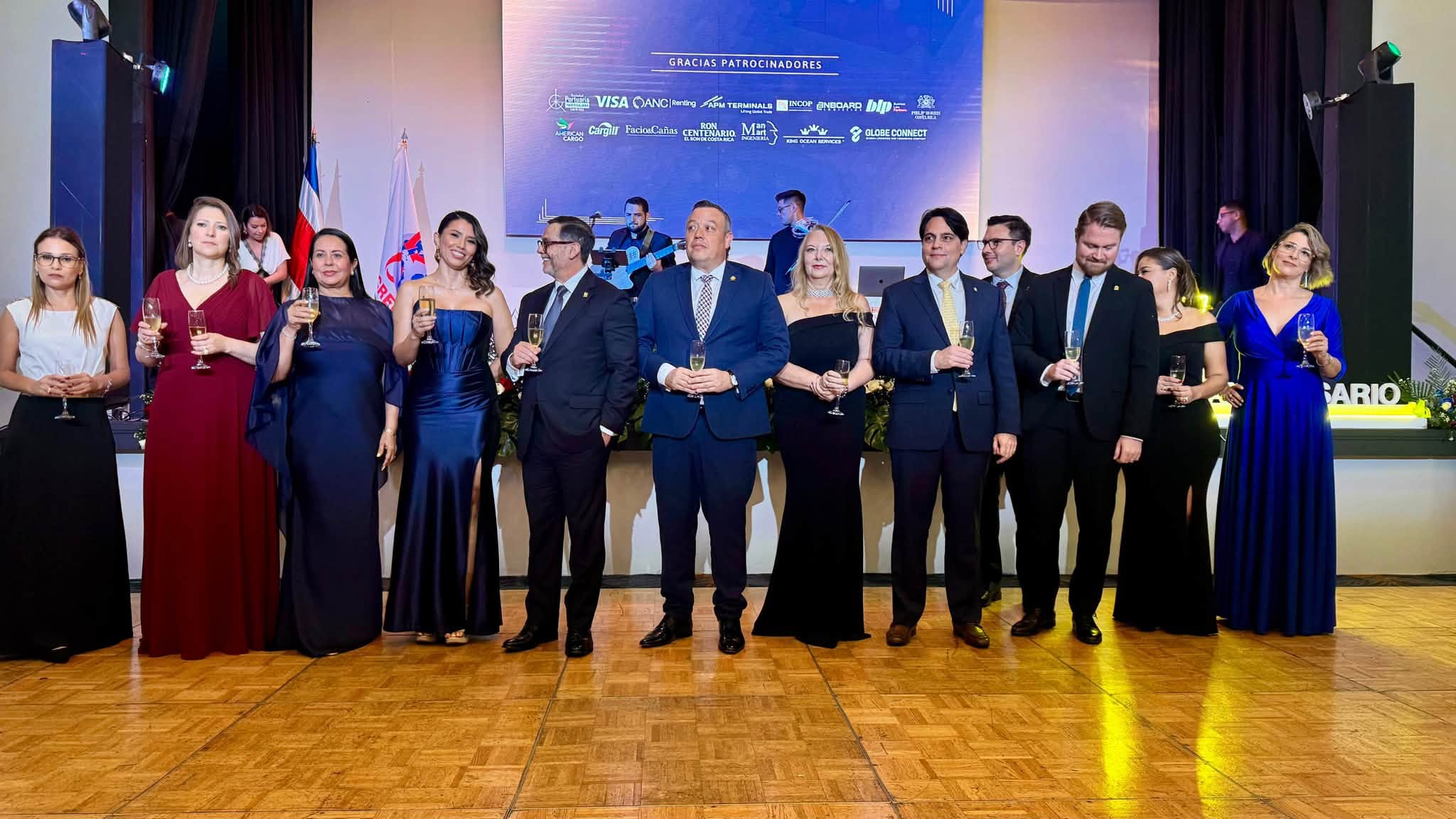 Celebración del 75 aniversario de CRECEX con la participación del Vicepresidente Douglas Soto Campos y representantes del sector empresarial costarricense.