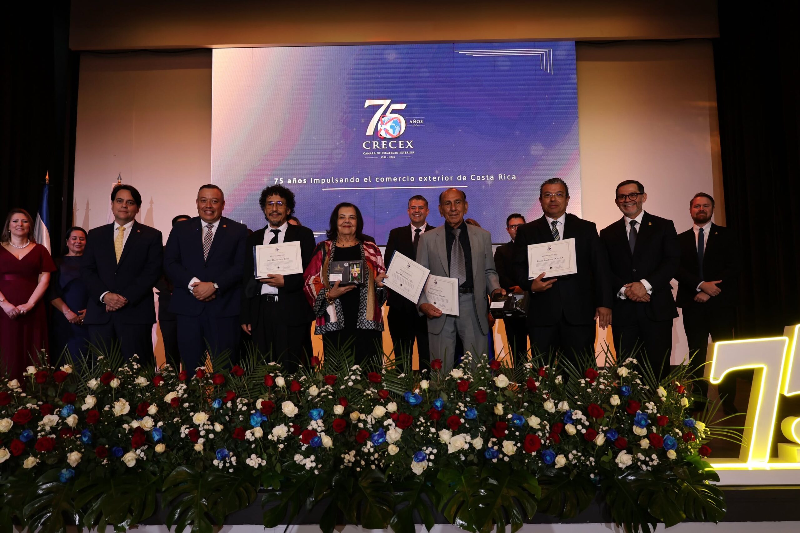 75 años se construyen gracias a quienes dejan huella.