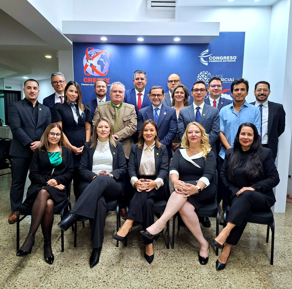 Representantes y líderes empresariales vinculados con CRECEX en Costa Rica