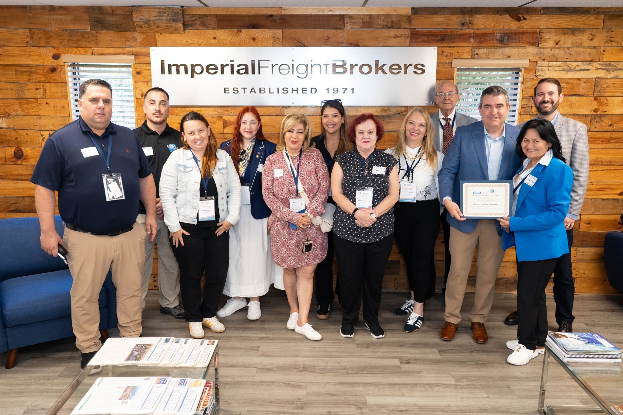 Participantes del Programa de Inmersión Empresarial y Logística Miami 2026 de CRECEX durante visitas técnicas a USDA-APHIS e Imperial Freight.